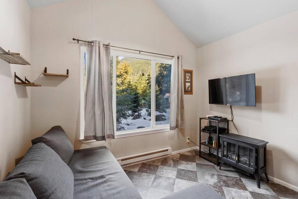 Cozy Tiny Home Steps Away From Mt. Rainier Ashford Esterno foto