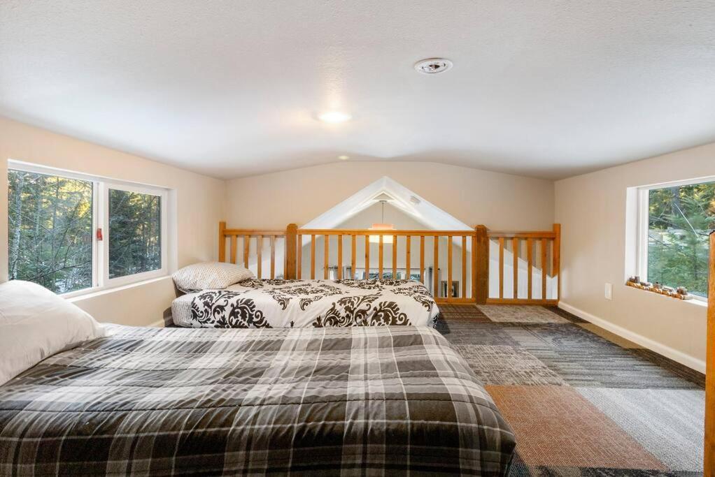 Cozy Tiny Home Steps Away From Mt. Rainier Ashford Esterno foto