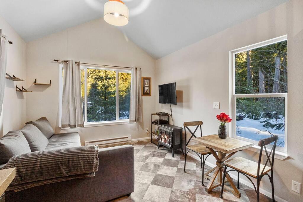 Cozy Tiny Home Steps Away From Mt. Rainier Ashford Esterno foto