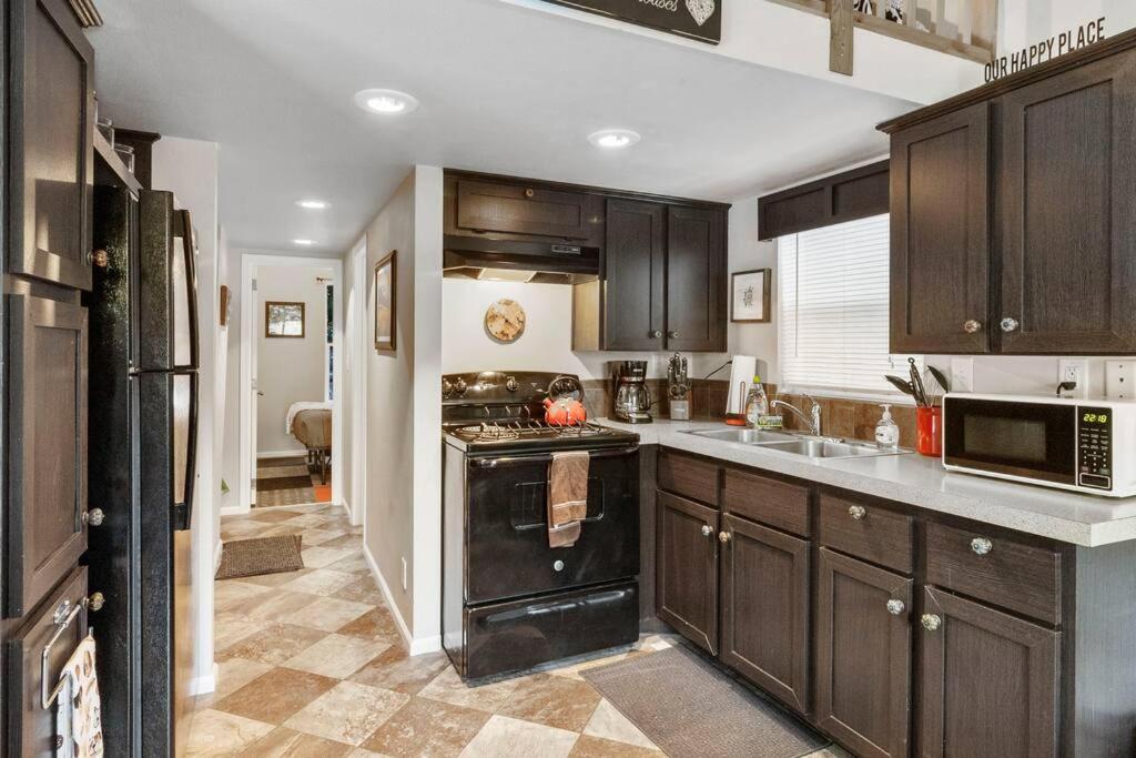 Cozy Tiny Home Steps Away From Mt. Rainier Ashford Esterno foto