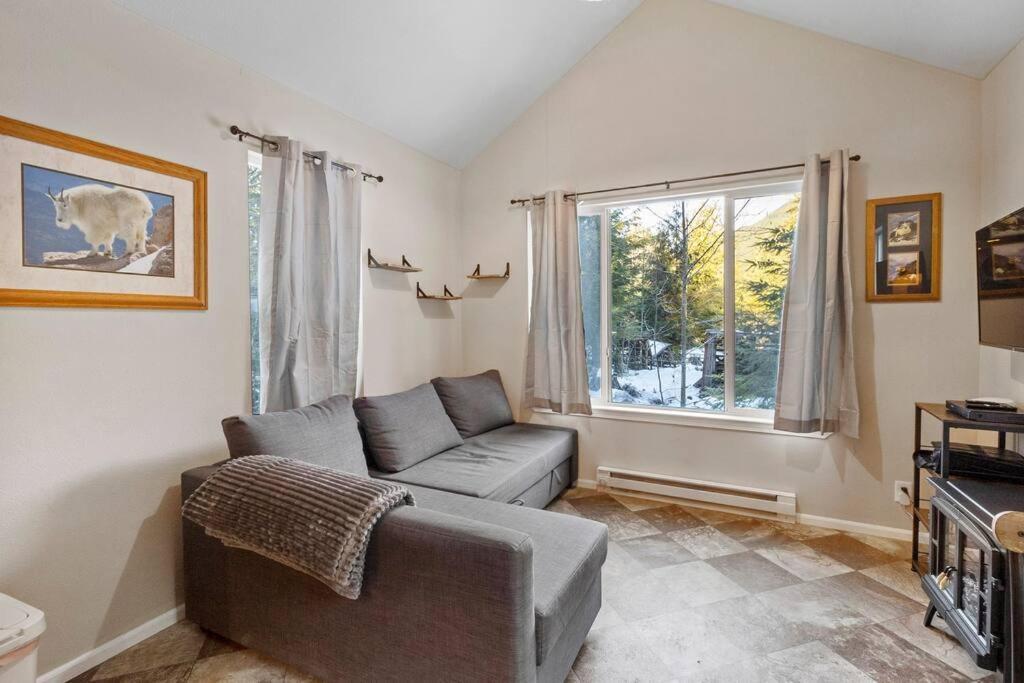 Cozy Tiny Home Steps Away From Mt. Rainier Ashford Esterno foto